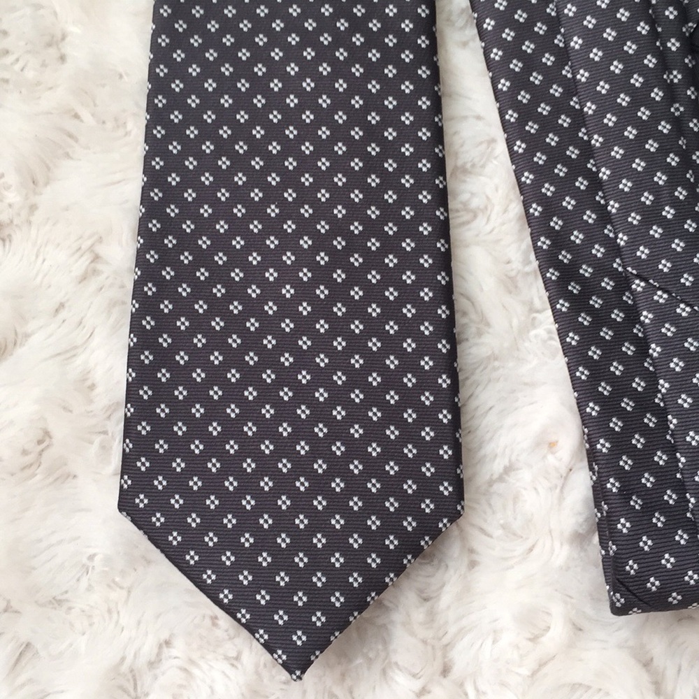 AN IVY Copenhagen tie - Picture 8 of 8